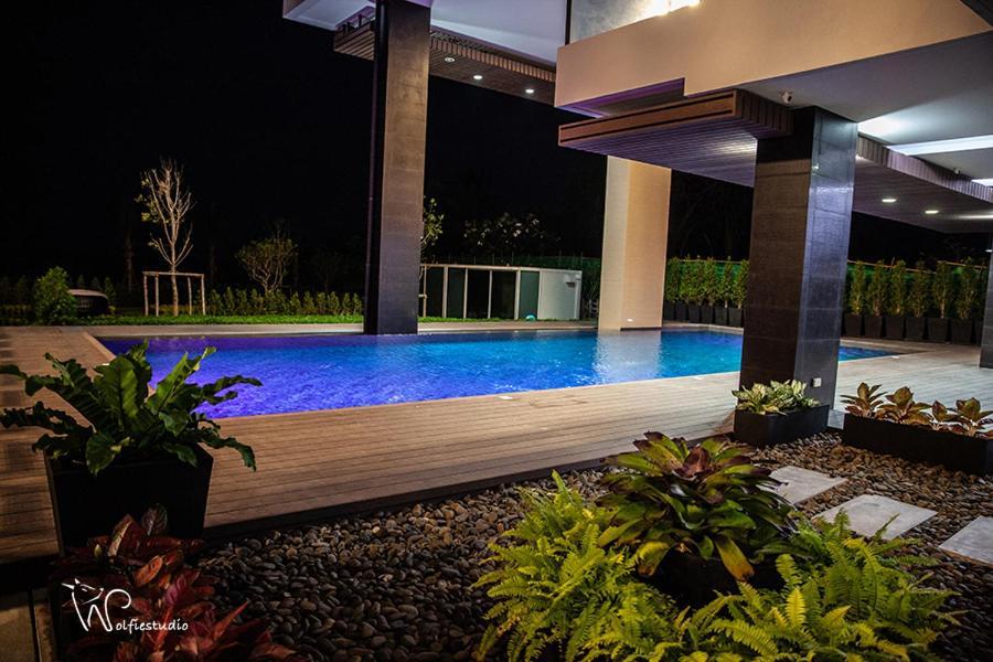 Beachfront Condo Escape 243 Rayong Exterior photo